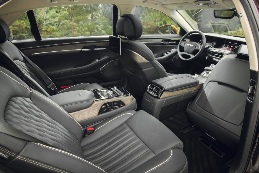 Интерьер Genesis G90 2019 года  (NA) (фото 29 из 48)